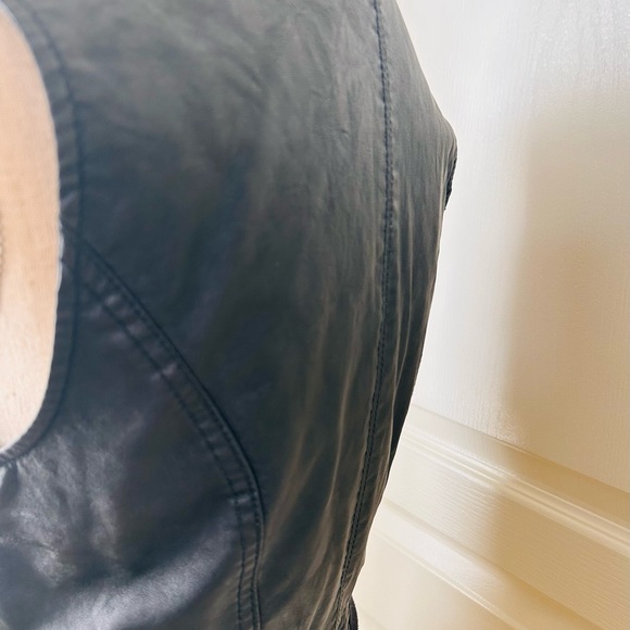 Forever 21 Vest/black size M - Picture 4 of 4